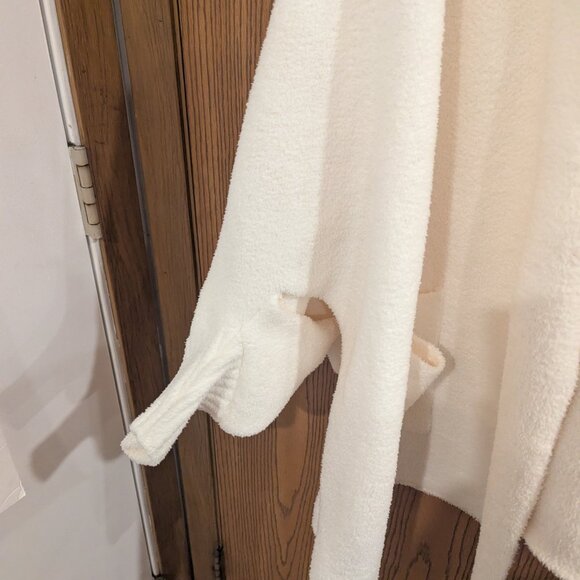 Barefoot Dreams CozyChic Blanket Wrap Comfort Poncho Pearl Cream Women's OS - Picture 2 of 5